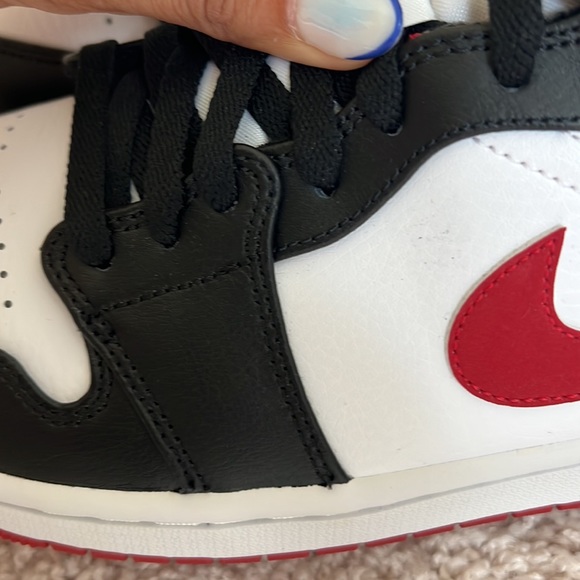 Jordan 1 Mid - Picture 10 of 10